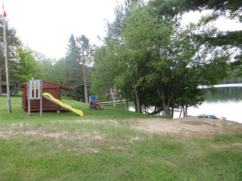 Bondi Village Cottage Resort Lake of Bays Extérieur photo