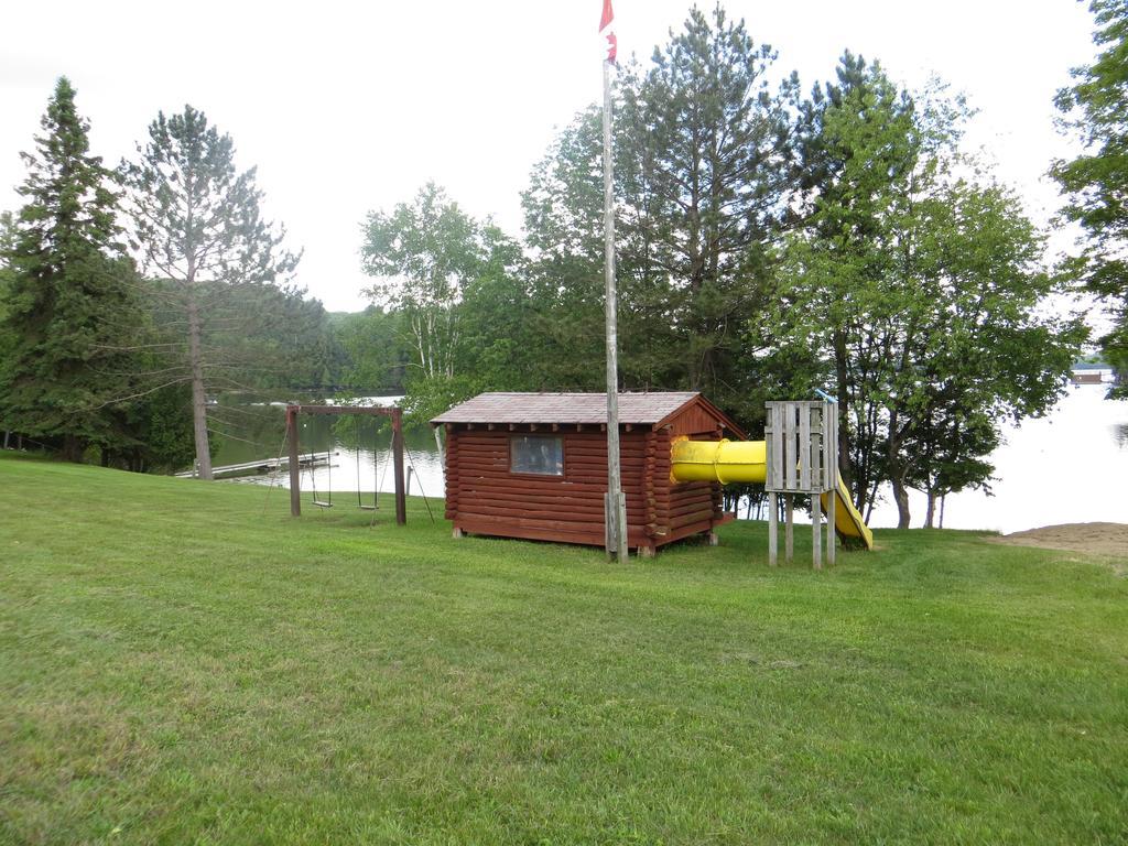 Bondi Village Cottage Resort Lake of Bays Extérieur photo
