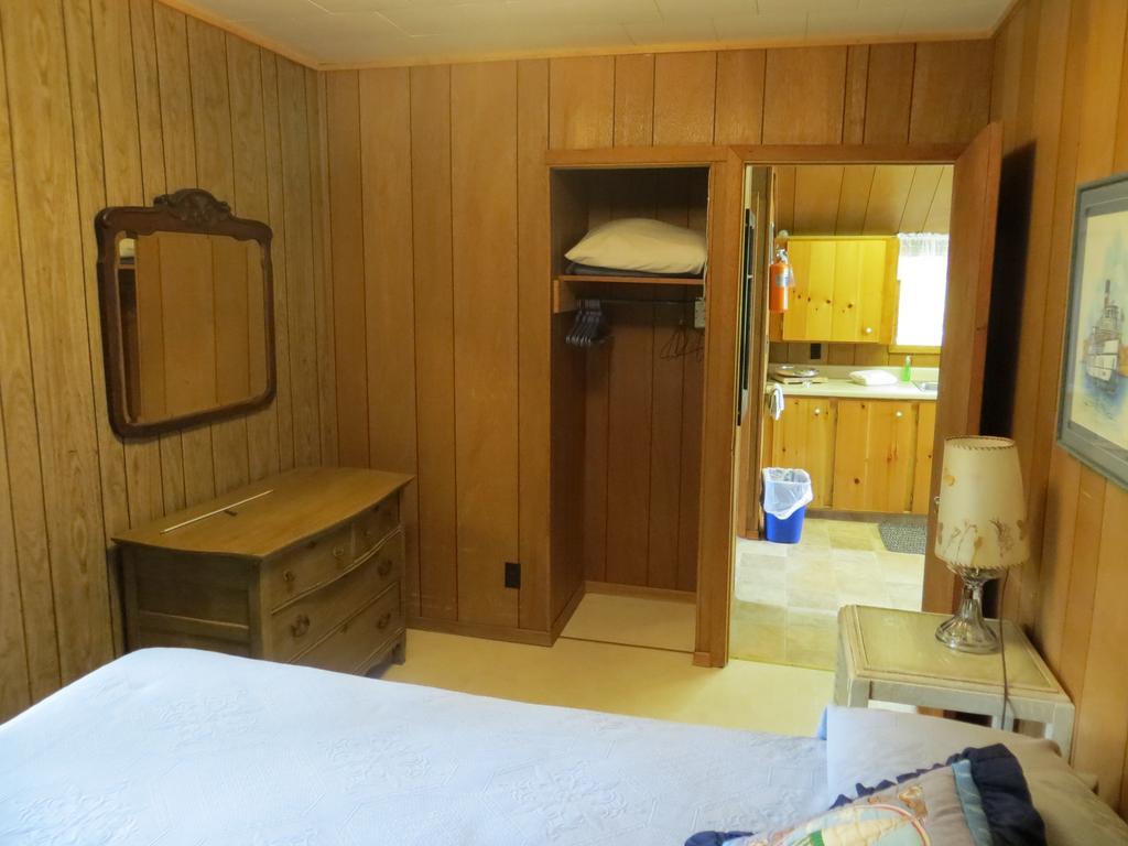 Bondi Village Cottage Resort Lake of Bays Extérieur photo