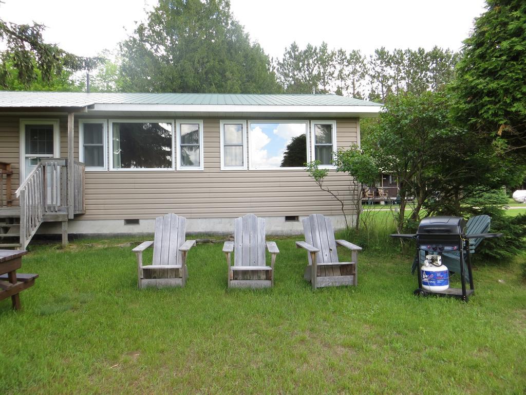 Bondi Village Cottage Resort Lake of Bays Extérieur photo