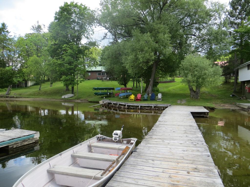Bondi Village Cottage Resort Lake of Bays Extérieur photo