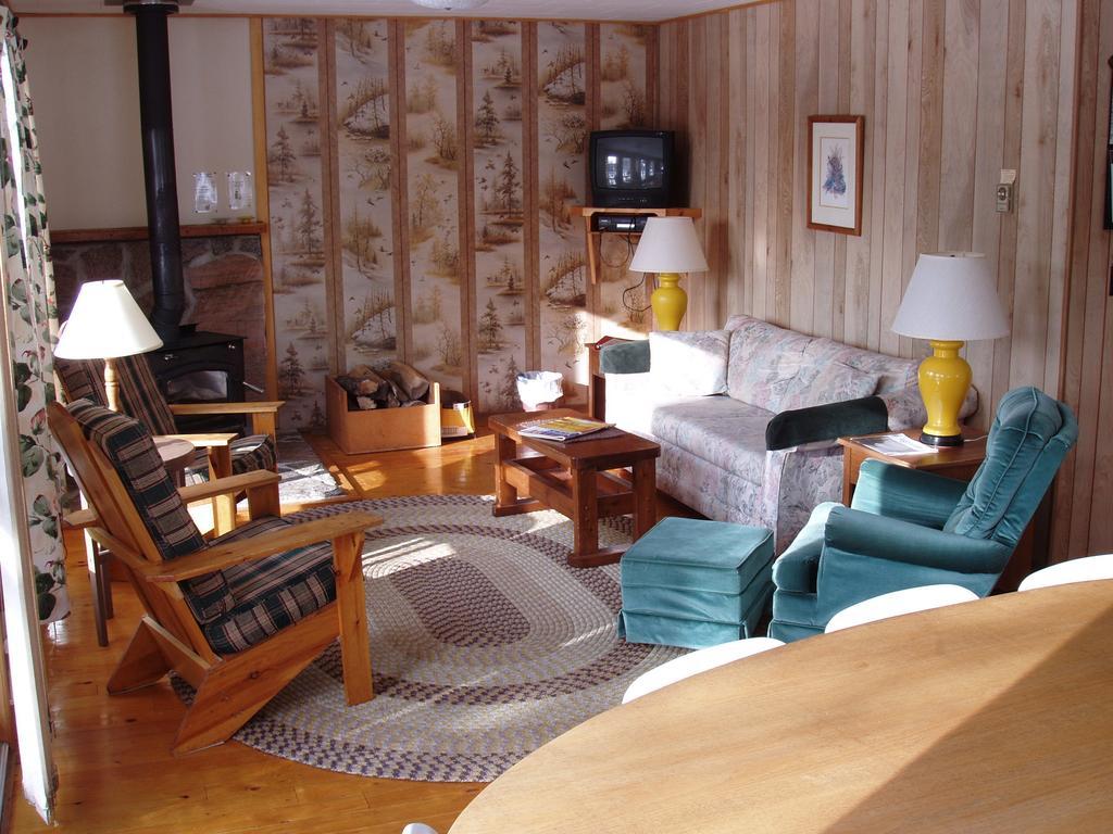 Bondi Village Cottage Resort Lake of Bays Extérieur photo